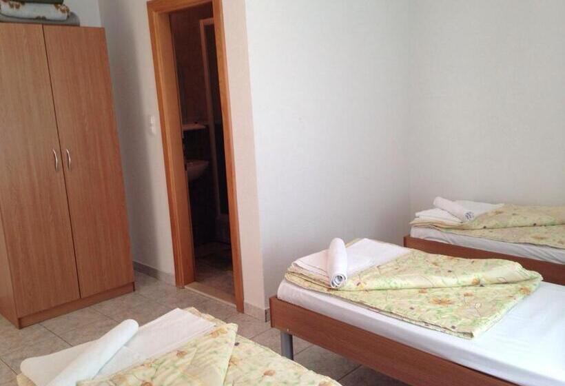 اتاق استاندارد سه نفره, Pansion Speranza Međugorje