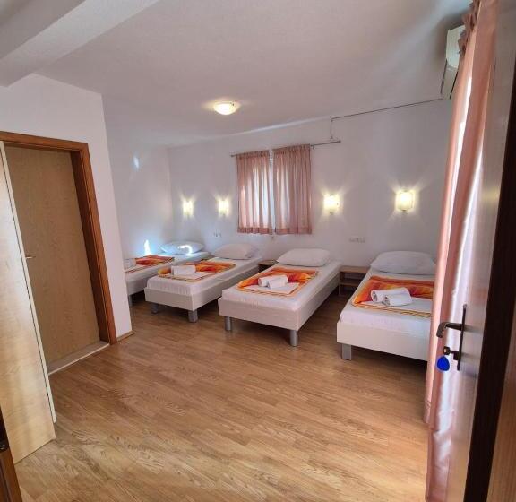 اتاق استاندارد چهار تخته, Pansion Speranza Međugorje