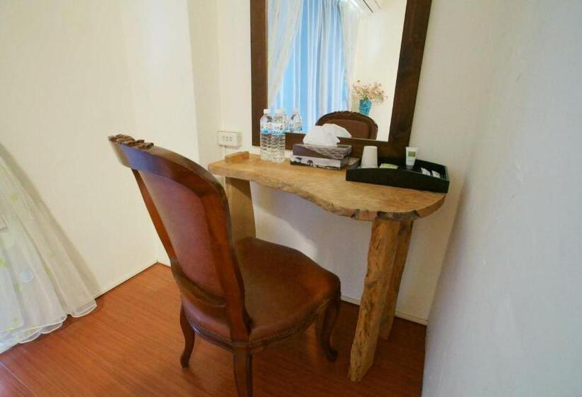 اتاق خانوادگی, Rose Rider Guesthouse