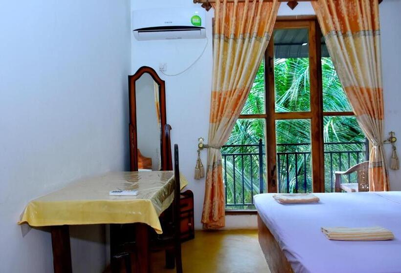 חדר דלוקס עם מרפסת, Splendid Lake View Safari Lodge