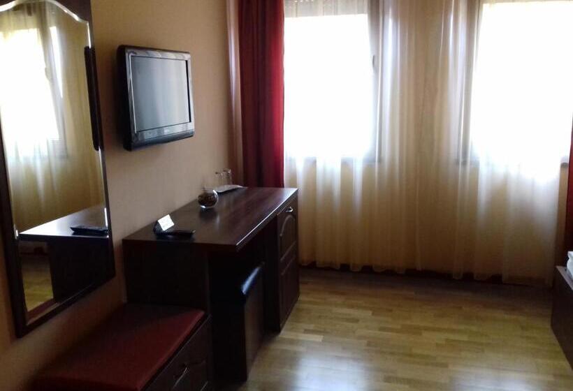 Номер Deluxe, Pensiunea Damiris