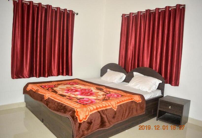 اتاق لوکس با بالکن, Gaurav Guest House