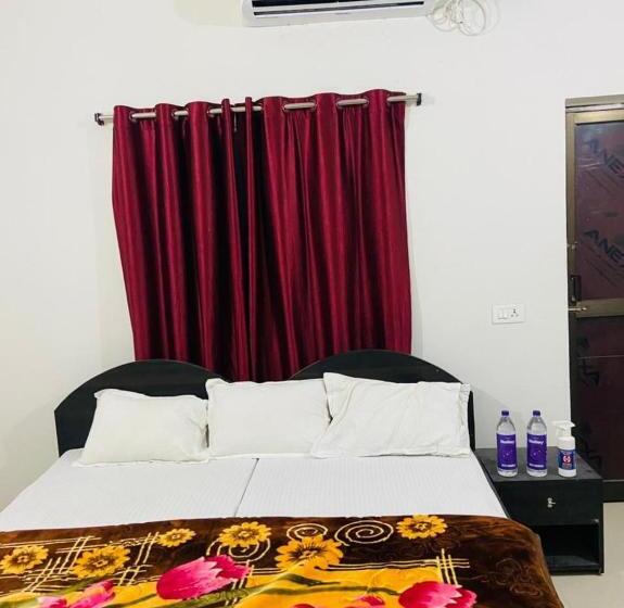 חדר דלוקס עם מרפסת, Gaurav Guest House