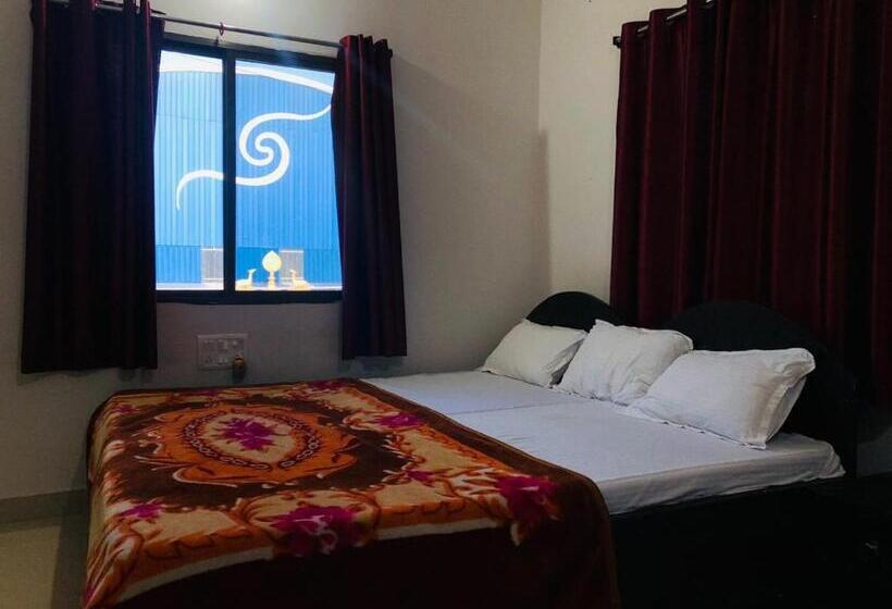 חדר דלוקס עם מרפסת, Gaurav Guest House