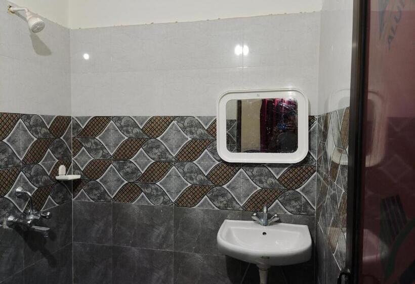 חדר אקונומי, Gaurav Guest House