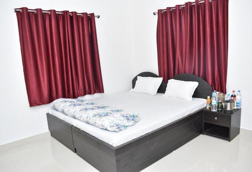 חדר דלוקס עם מרפסת, Gaurav Guest House