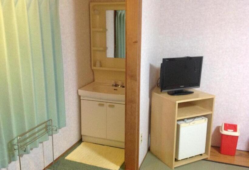 Pokój Trzyosobowy Standard Wspólna Łazienka, ホテル中の島別館