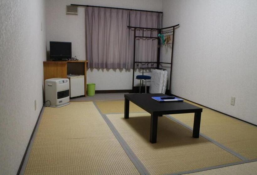 Pokój Trzyosobowy Standard Wspólna Łazienka, ホテル中の島別館