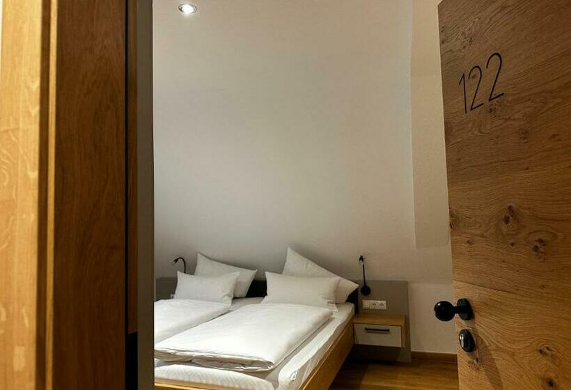 Номер Стандарт, Gasthof Goldene Krone