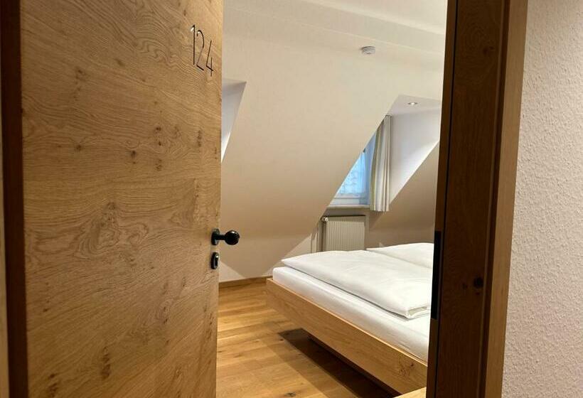 Номер Стандарт, Gasthof Goldene Krone