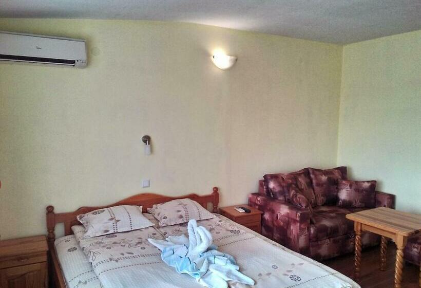 Номер Стандарт с Балконом, Guest House Diamant
