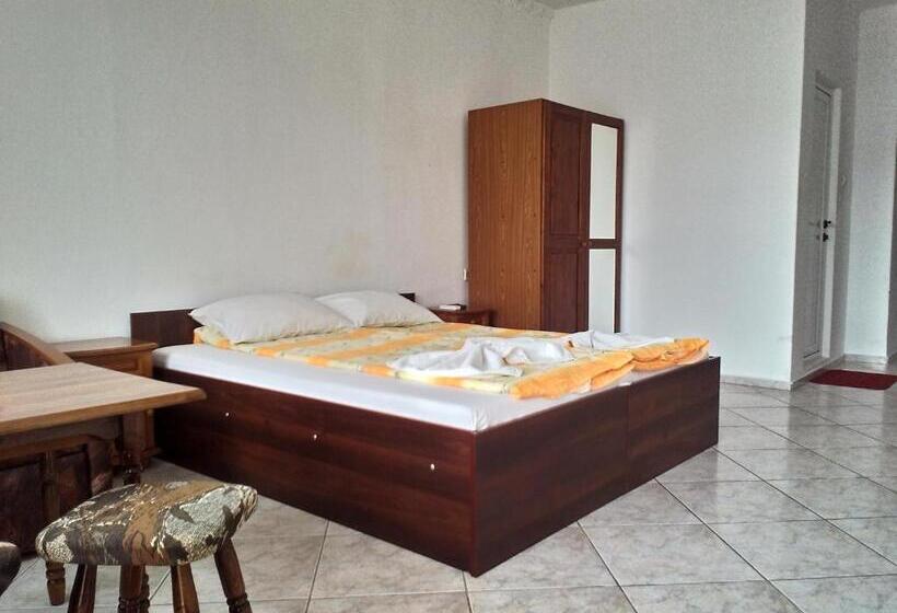 Номер Стандарт с Балконом, Guest House Diamant