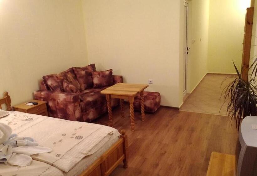 Номер Стандарт с Балконом, Guest House Diamant