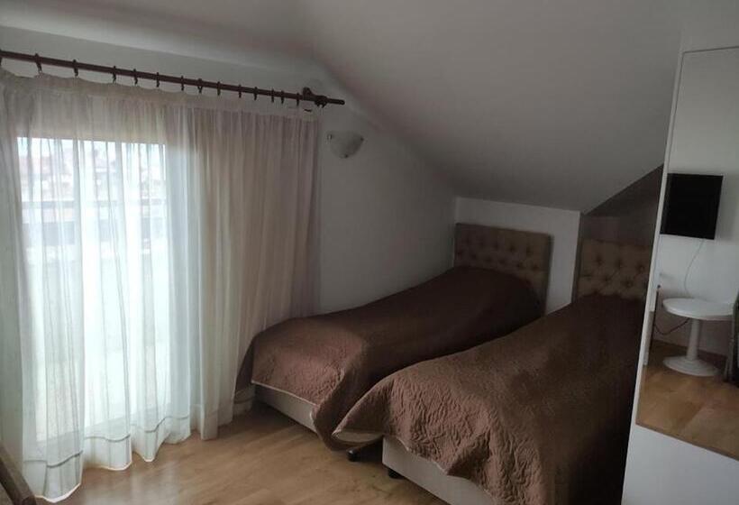 استودیو استاندارد با بالکن, Guest House Ela