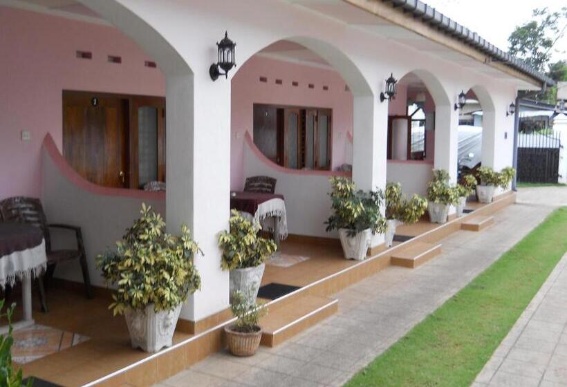 חדר אקונומי, Ocean View Tourist Guest House At Negombo Beach