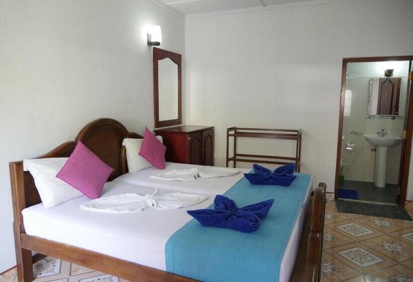 חדר דלוקס, Ocean View Tourist Guest House At Negombo Beach