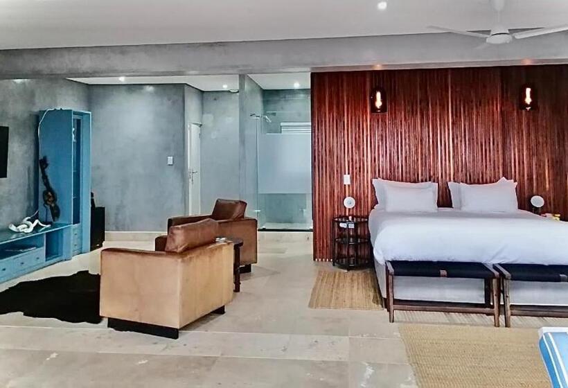 سوییت با چشم‌انداز دریا, Vetho House