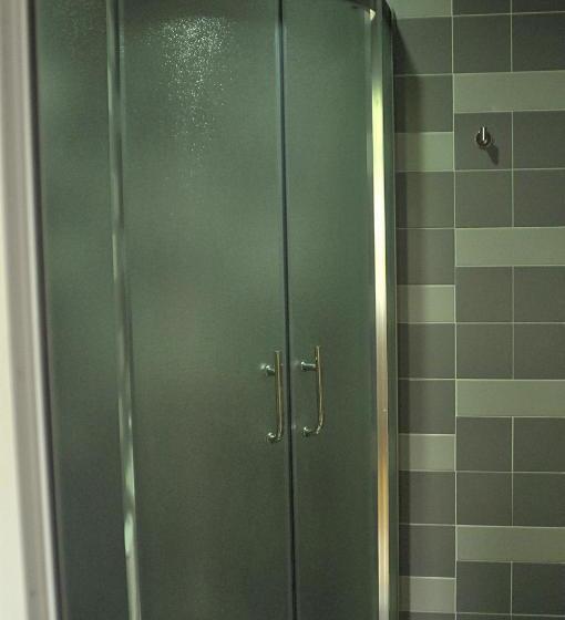 اتاق خانوادگی, Zandarashvili Guest House