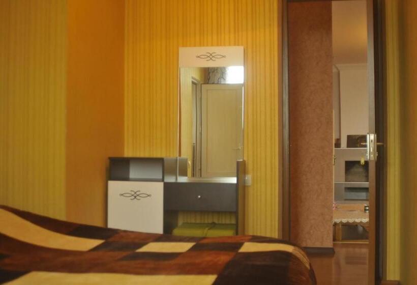 اتاق استاندارد, Zandarashvili Guest House