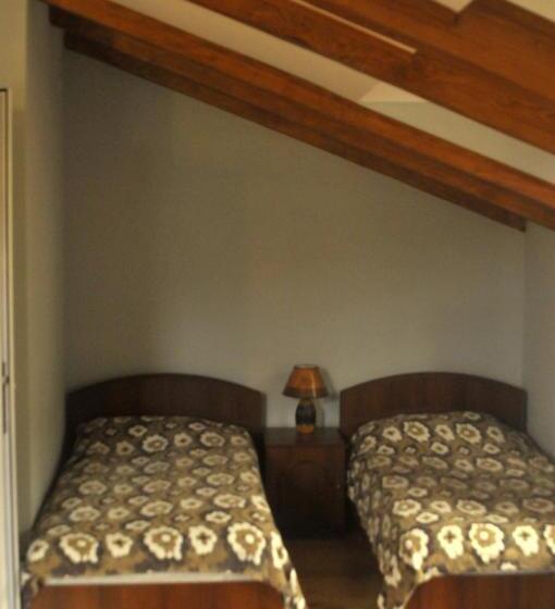 اتاق استاندارد چهار تخته, Zandarashvili Guest House