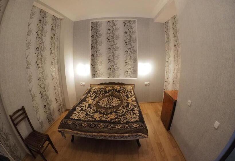 اتاق استاندارد, Zandarashvili Guest House