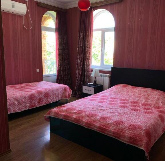 اتاق خانوادگی, Zandarashvili Guest House