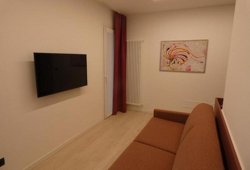 庭の見える１ベッドルームアパートメント, Residence Villa Degli Aranci