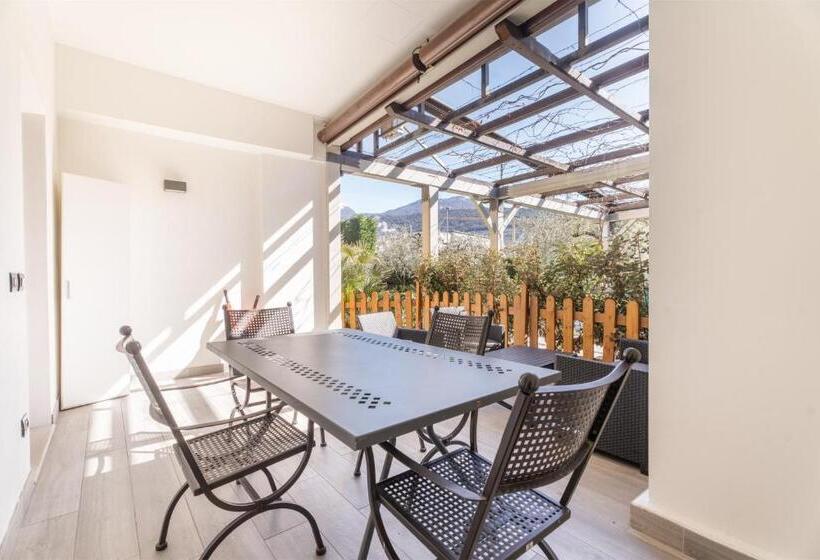 庭の見える１ベッドルームアパートメント, Residence Villa Degli Aranci