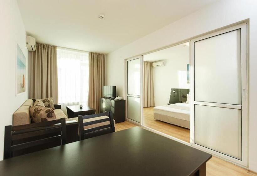 디럭스 스튜디오, Silver Beach Apart Complex