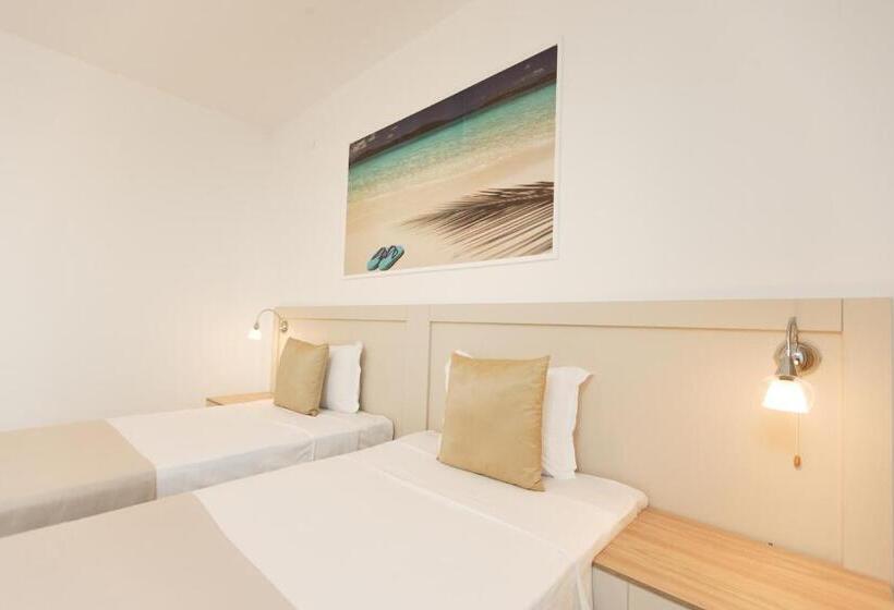 דירת דלוקס 2 חדרי שינה עם נוף לים, Silver Beach Apart Complex