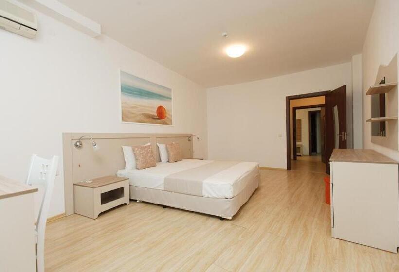 דירת דלוקס 2 חדרי שינה עם נוף לים, Silver Beach Apart Complex