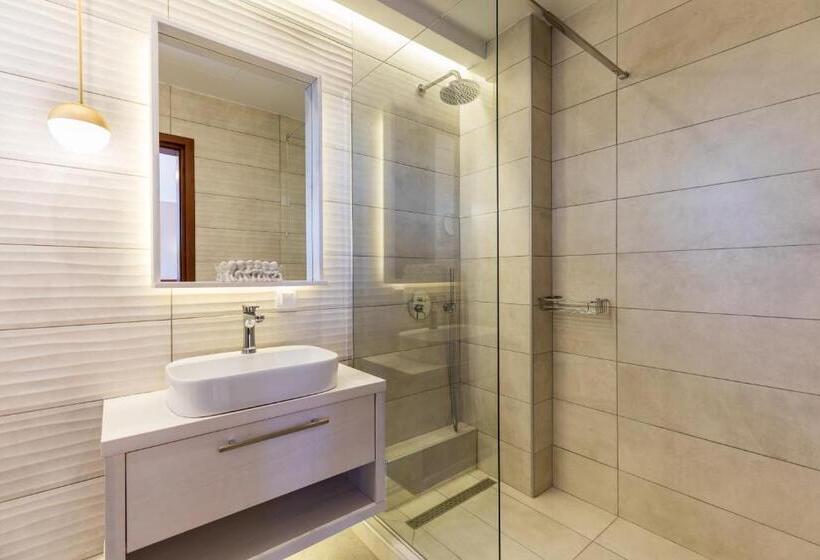 山の見えるジュニアスイート, Eliza Hotel By Panel Hospitality   Formerly Evdion