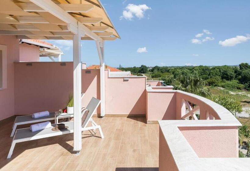 山の見えるジュニアスイート, Eliza Hotel By Panel Hospitality   Formerly Evdion