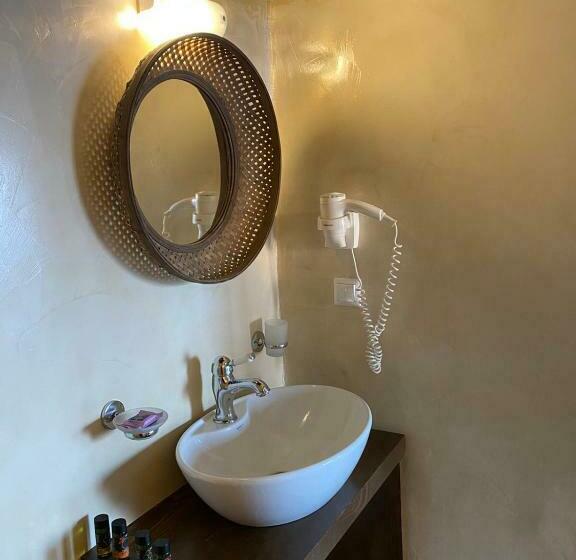 غرفة ديلوكس مطلّة علي البحر, Captain Vasilis