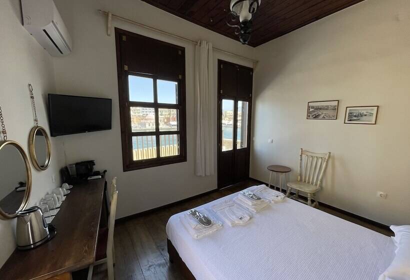 غرفة ديلوكس مطلّة علي البحر, Captain Vasilis