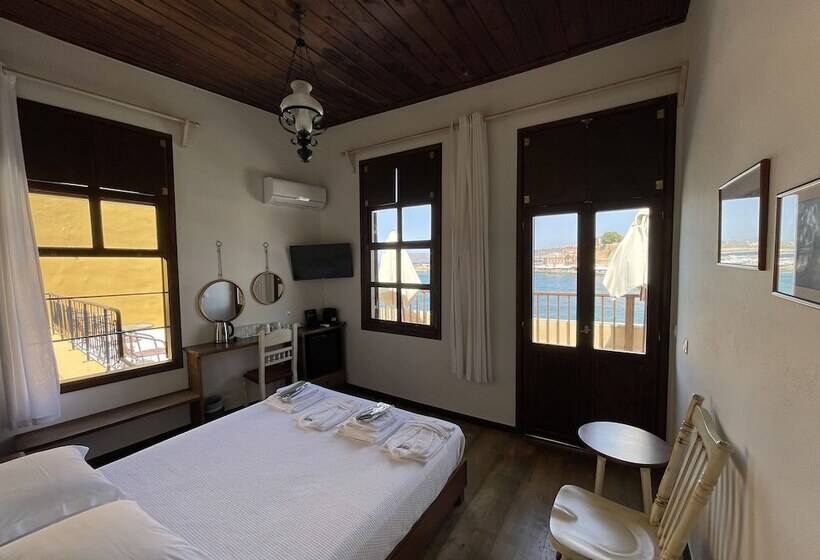 غرفة ديلوكس مطلّة علي البحر, Captain Vasilis