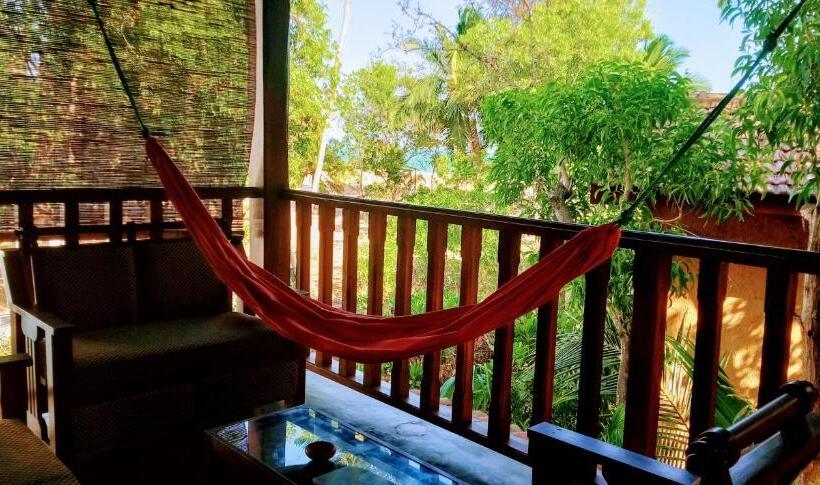 디럭스 트리플 룸, Ganesh Garden Beach Cabanas