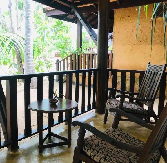 디럭스 룸 측면 바다 전망, Ganesh Garden Beach Cabanas