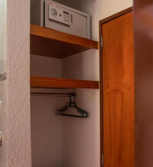 デラックスルーム, Las Avenidas