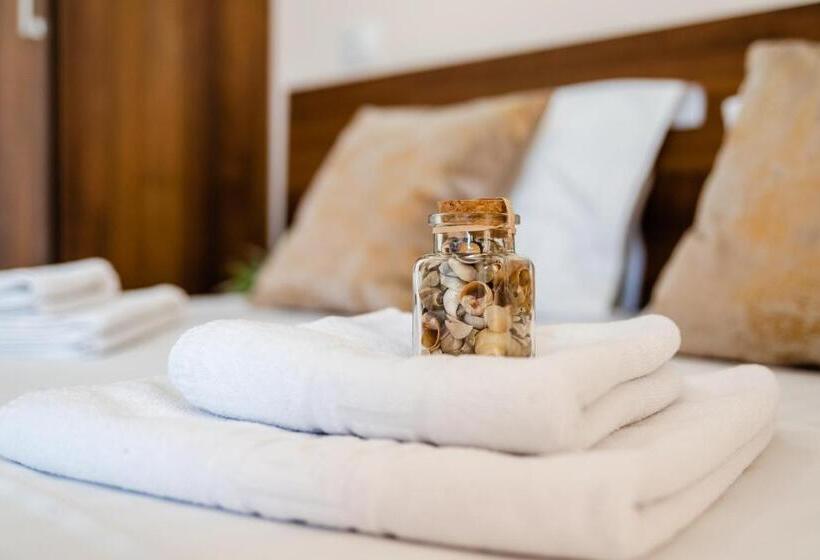 Номер Стандарт Трехместный, Casa Royal Pe Plaja Belona