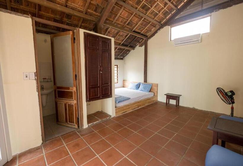 بانگلوی استاندارد با چشم‌انداز دریا, Tam Thanh Natural Beach Resort