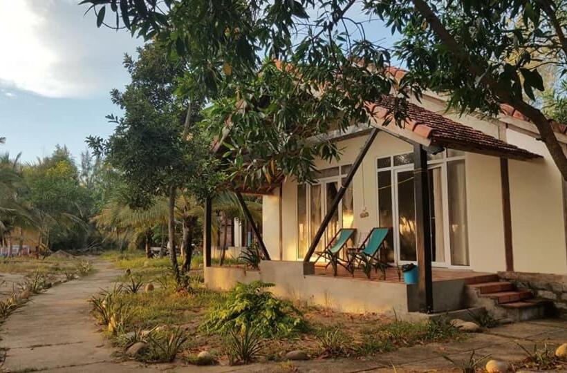 بانگلوی استاندارد با چشم‌انداز دریا, Tam Thanh Natural Beach Resort