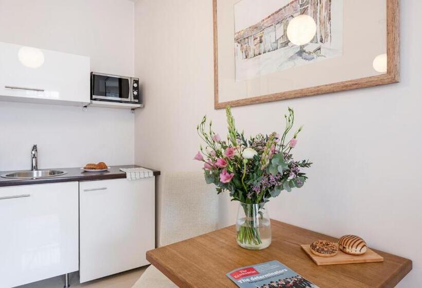 استودیوی لوکس, Vilnius Apartments