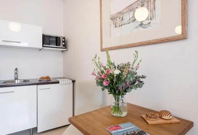 استودیوی لوکس, Vilnius Apartments