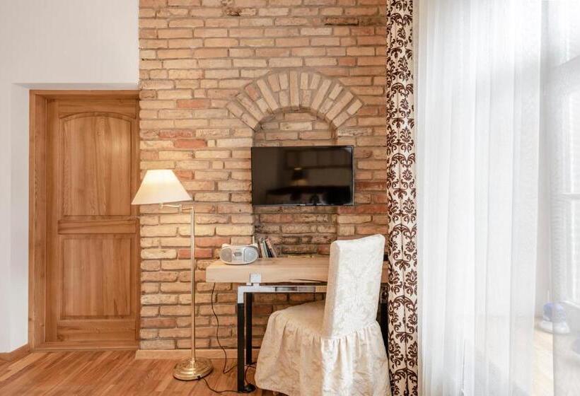 استودیوی استاندارد, Vilnius Apartments