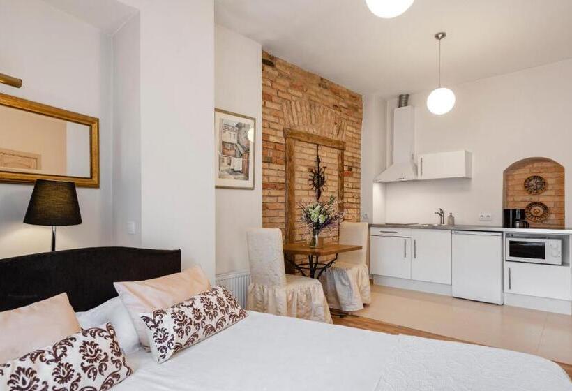 استودیوی استاندارد, Vilnius Apartments