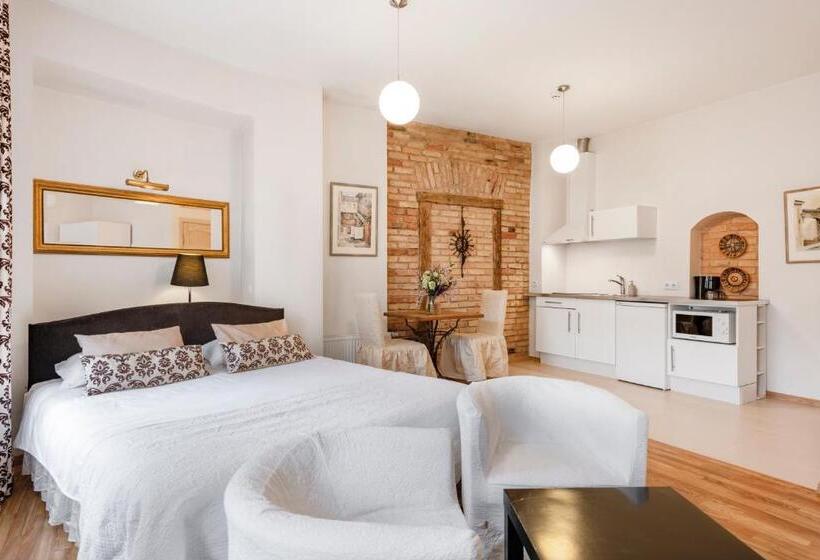 استودیوی استاندارد, Vilnius Apartments