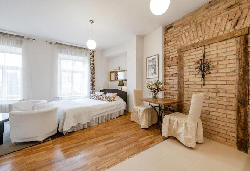 استودیوی استاندارد, Vilnius Apartments