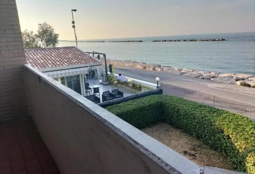 海の見える1ベッドルームアパートメント, Chalet Del Sole