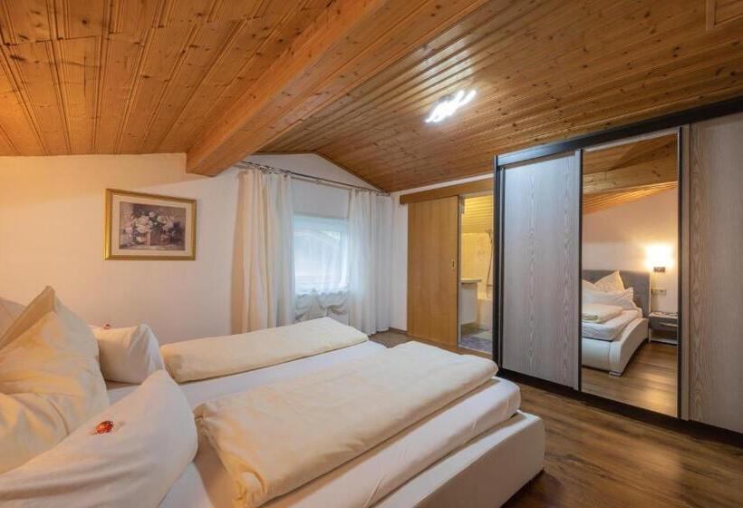 1 Bedroom Penthouse Apartment, Pension Steinadler